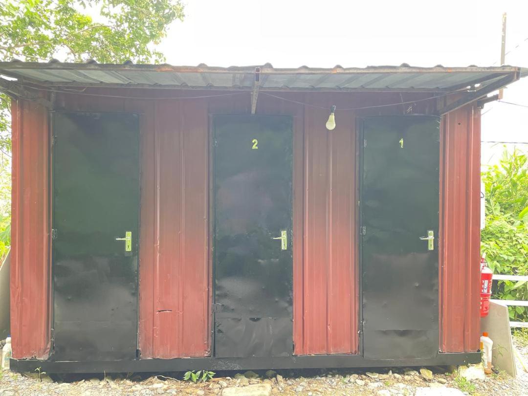 Hotel Gunung Medan Glamping & Cafe Kangar Esterno foto