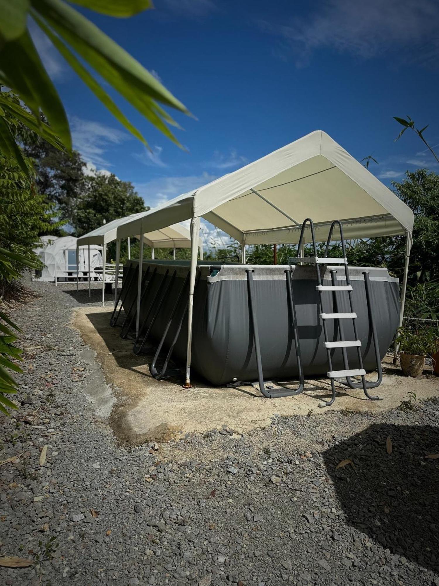 Hotel Gunung Medan Glamping & Cafe Kangar Esterno foto