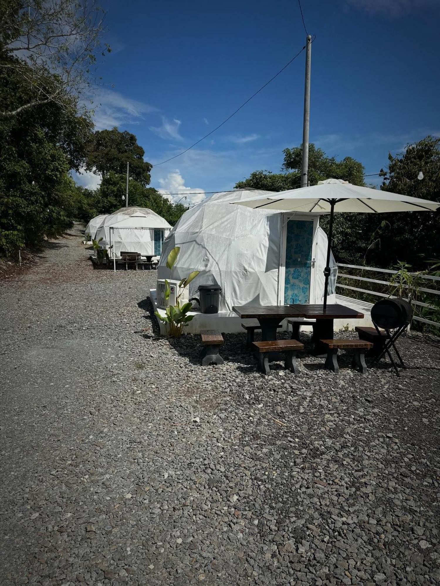 Hotel Gunung Medan Glamping & Cafe Kangar Esterno foto